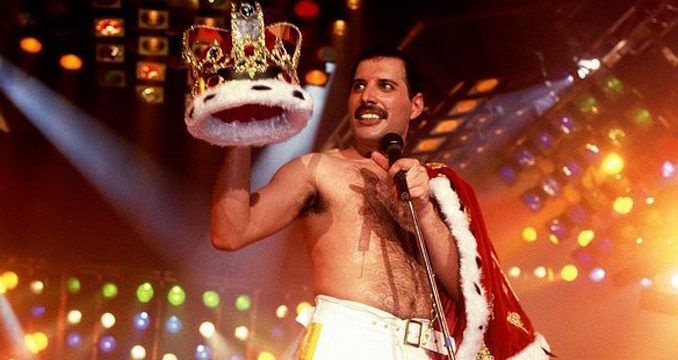 Freddie To Be Honoured With Blue Plaque