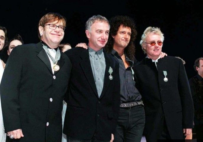 Elton John, John Deacon, Brian May y Roger Taylor.