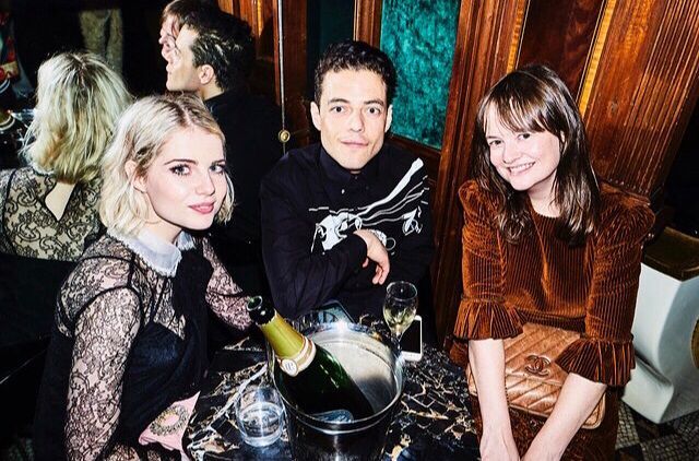 Lucy Boynton muestra en Instagram esta imagen junto a Rami Malek.