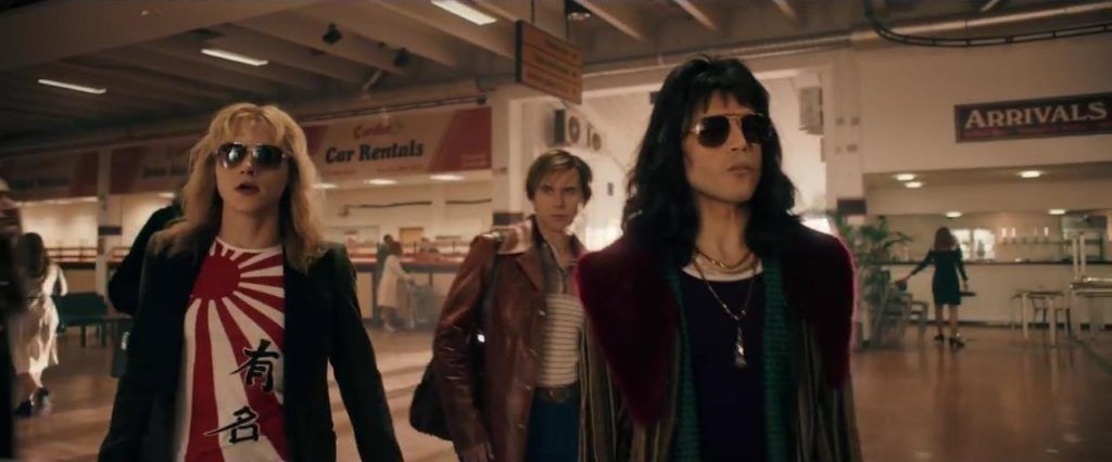 Imagen del primer teaser de Bohemian Rhapsody, donde se aprecia la polémica camiseta de Roger Taylor.