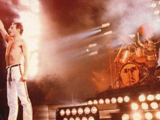 Queen Milton Keynes On Fire Live At The Bowl 1982