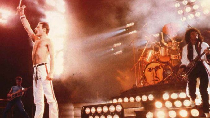 Queen Milton Keynes On Fire Live At The Bowl 1982