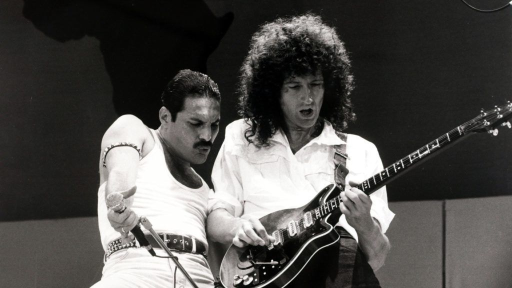 Freddie Mercury y Brian May en Live Aid, 1985.