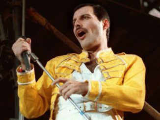 freddie mercury knebworth queen