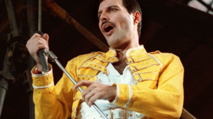 freddie mercury knebworth queen