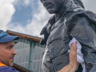 Estatua Freddie Mercury Montreux Suiza