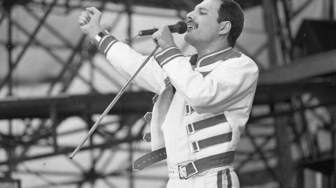 Freddie Mercury Slane Castle Queen Magic 1986