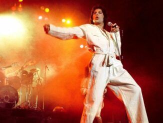 Queen a day at the races 1976 freddie mercury aqueenofmagic