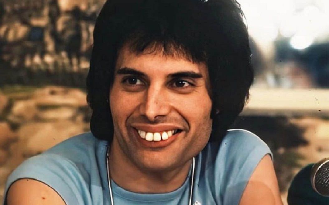 freddie mercury dientes