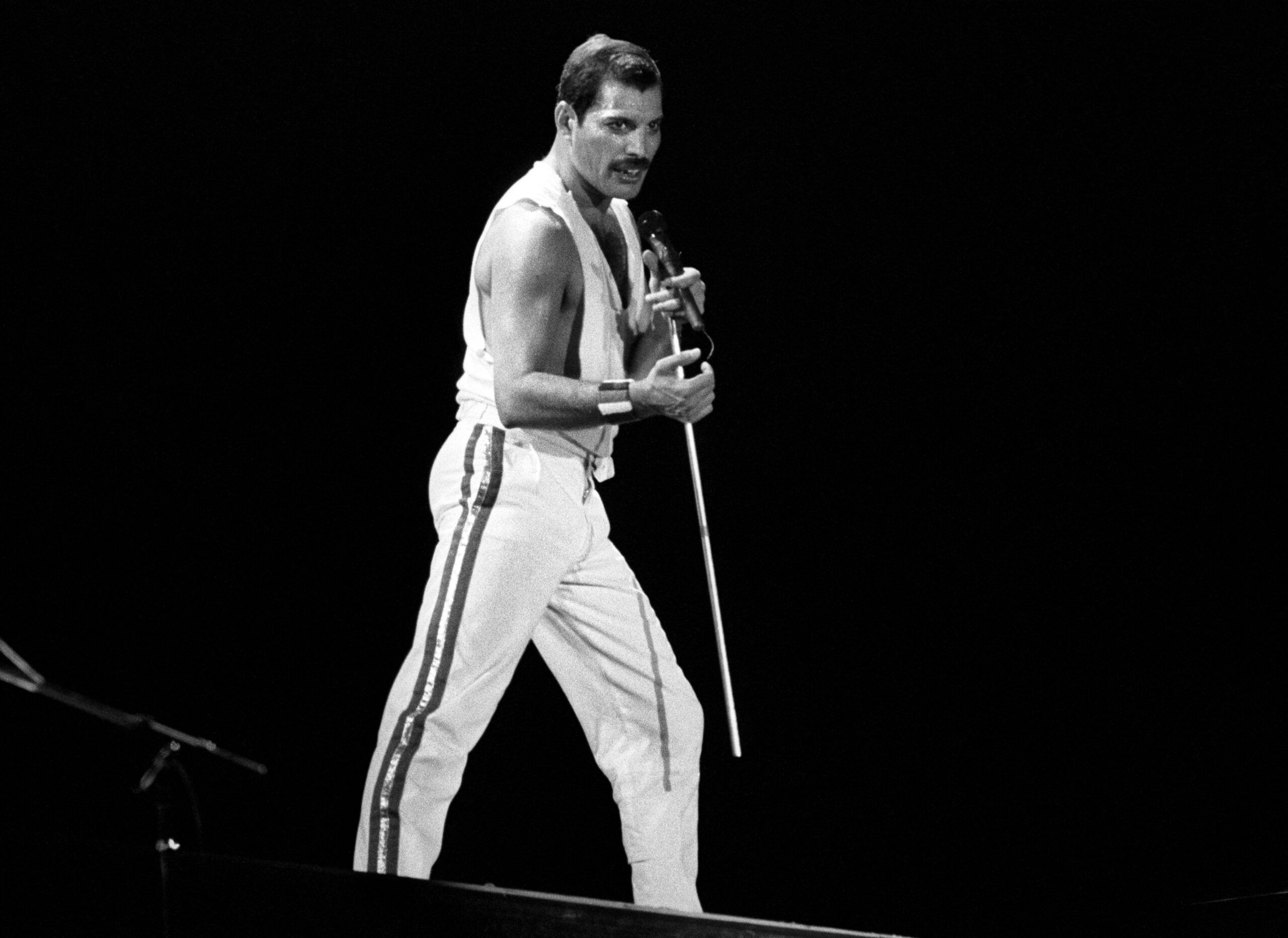 freddie mercury queen magic tour 1986