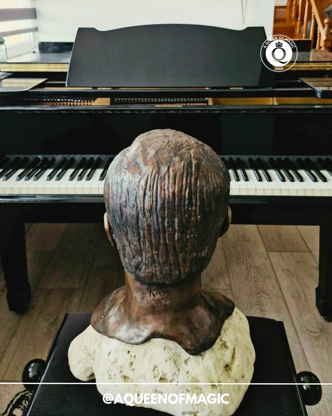 freddie mercury busto